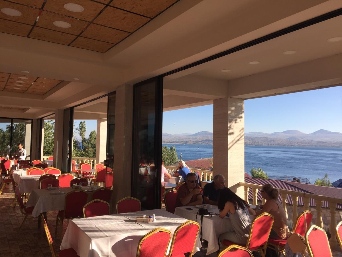 Hotel Ashot Erkat Sewan Exterior foto