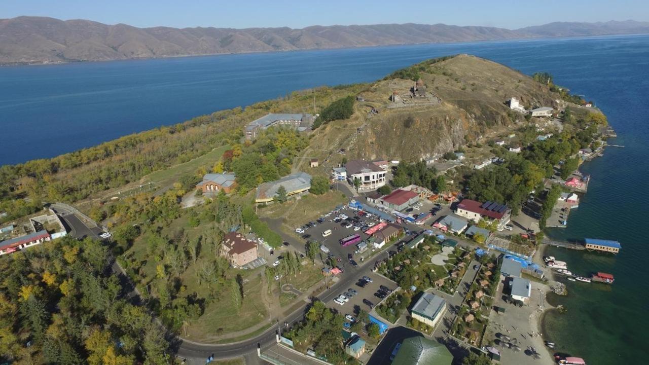 Hotel Ashot Erkat Sewan Exterior foto
